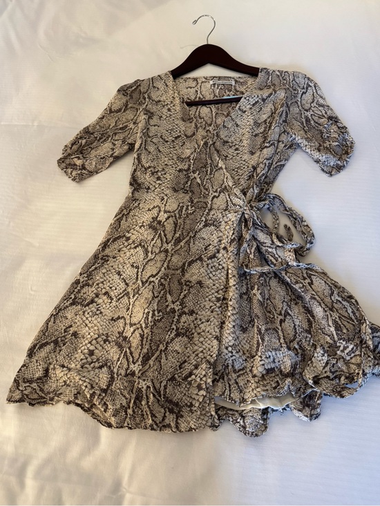 Reformation Dresses & Skirts - Reformation Snake-Print Wrap Dress in Cream and Brown